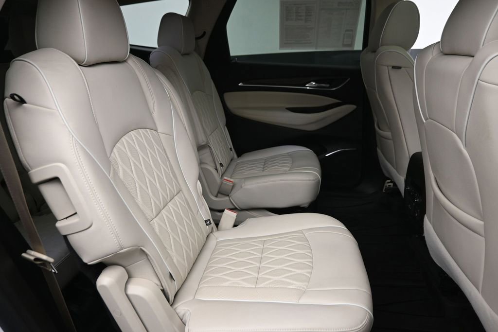 Used 2024 Buick Enclave Avenir w/ Avenir Technology Package AWD/4WD image 10