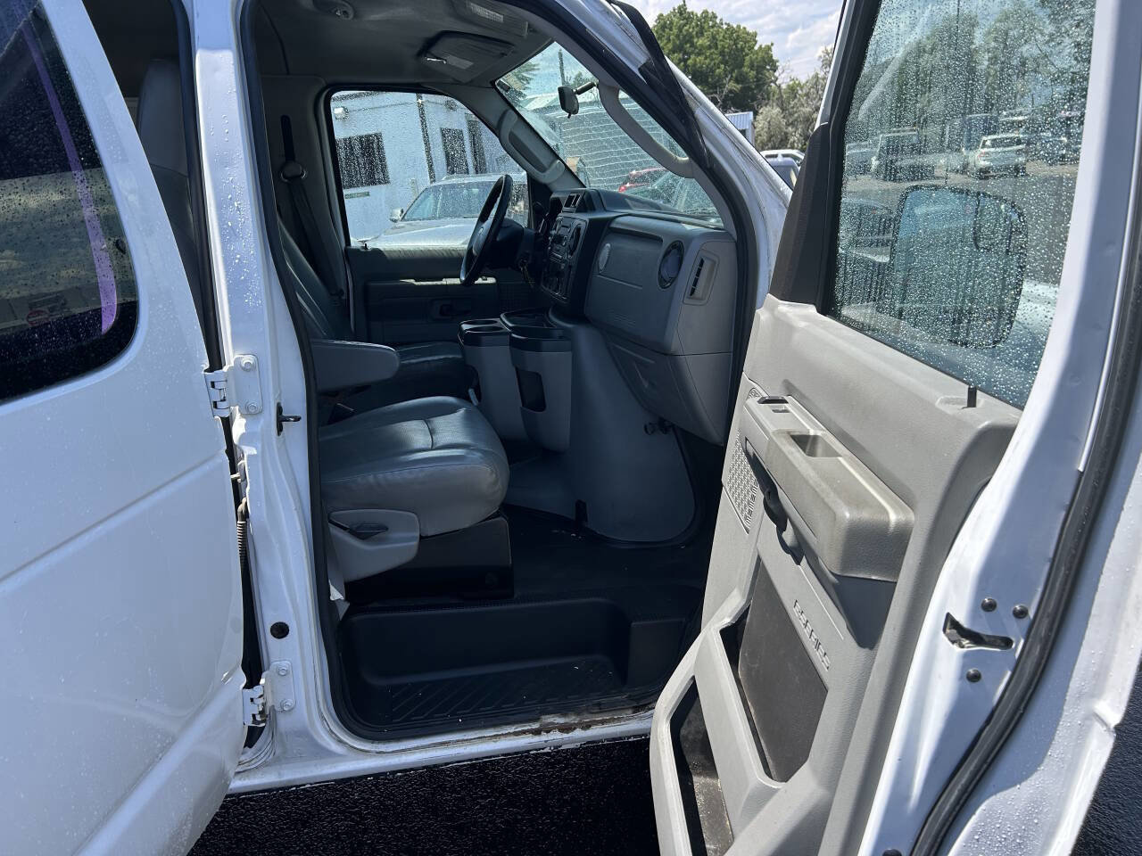 Used 2012 Ford E-250 and Econoline 250 w/ Commercial Cargo Van Pkg RWD image 18