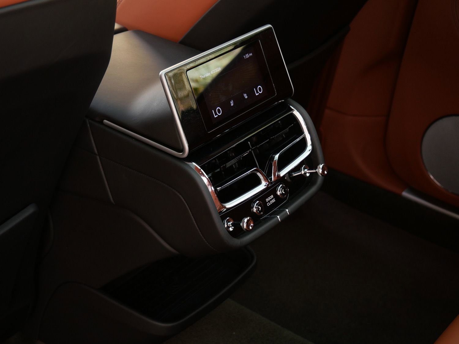 Used 2023 Bentley Bentayga Extended Wheelbase image 22