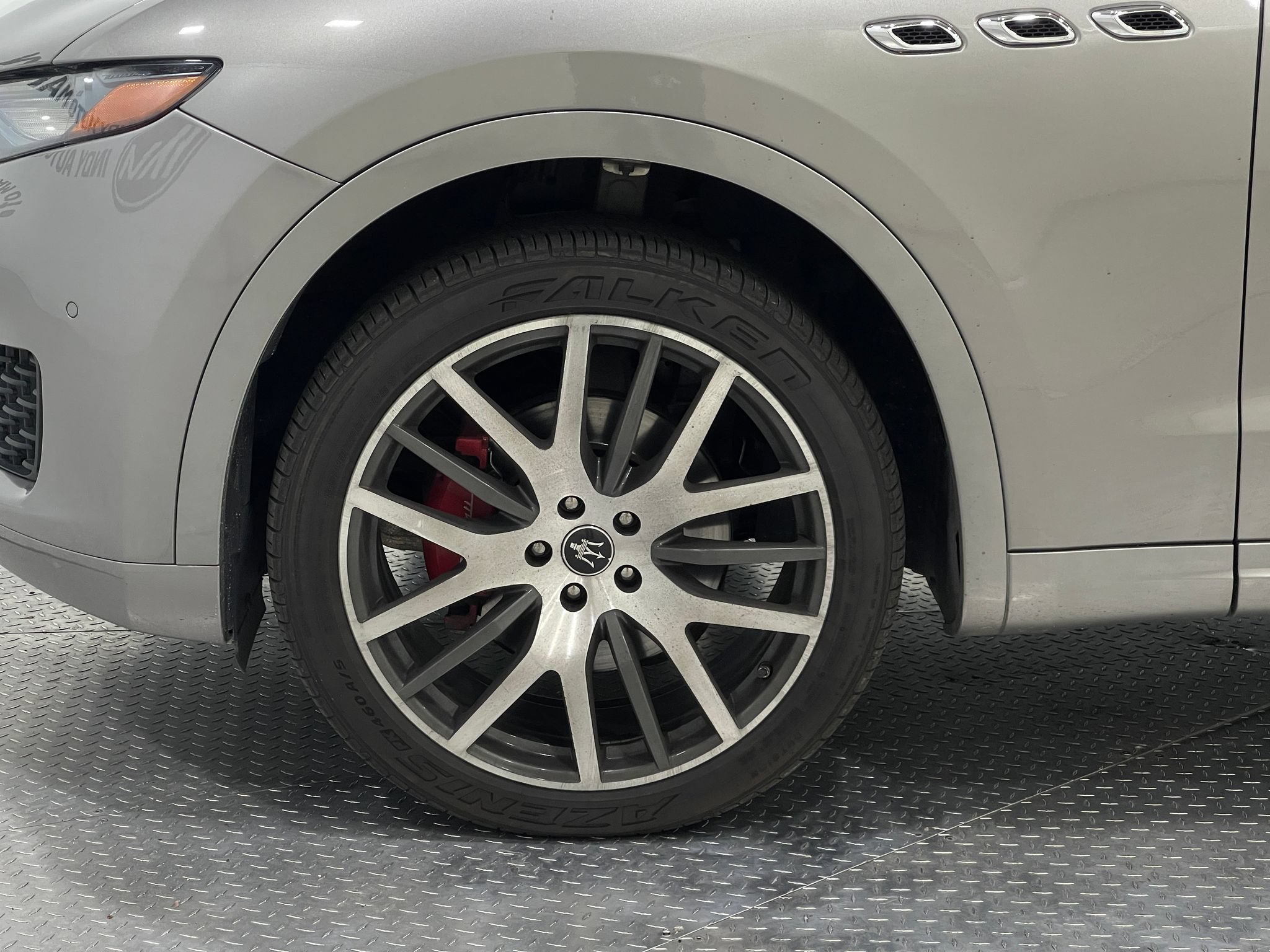 Used 2021 Maserati Levante AWD/4WD image 35