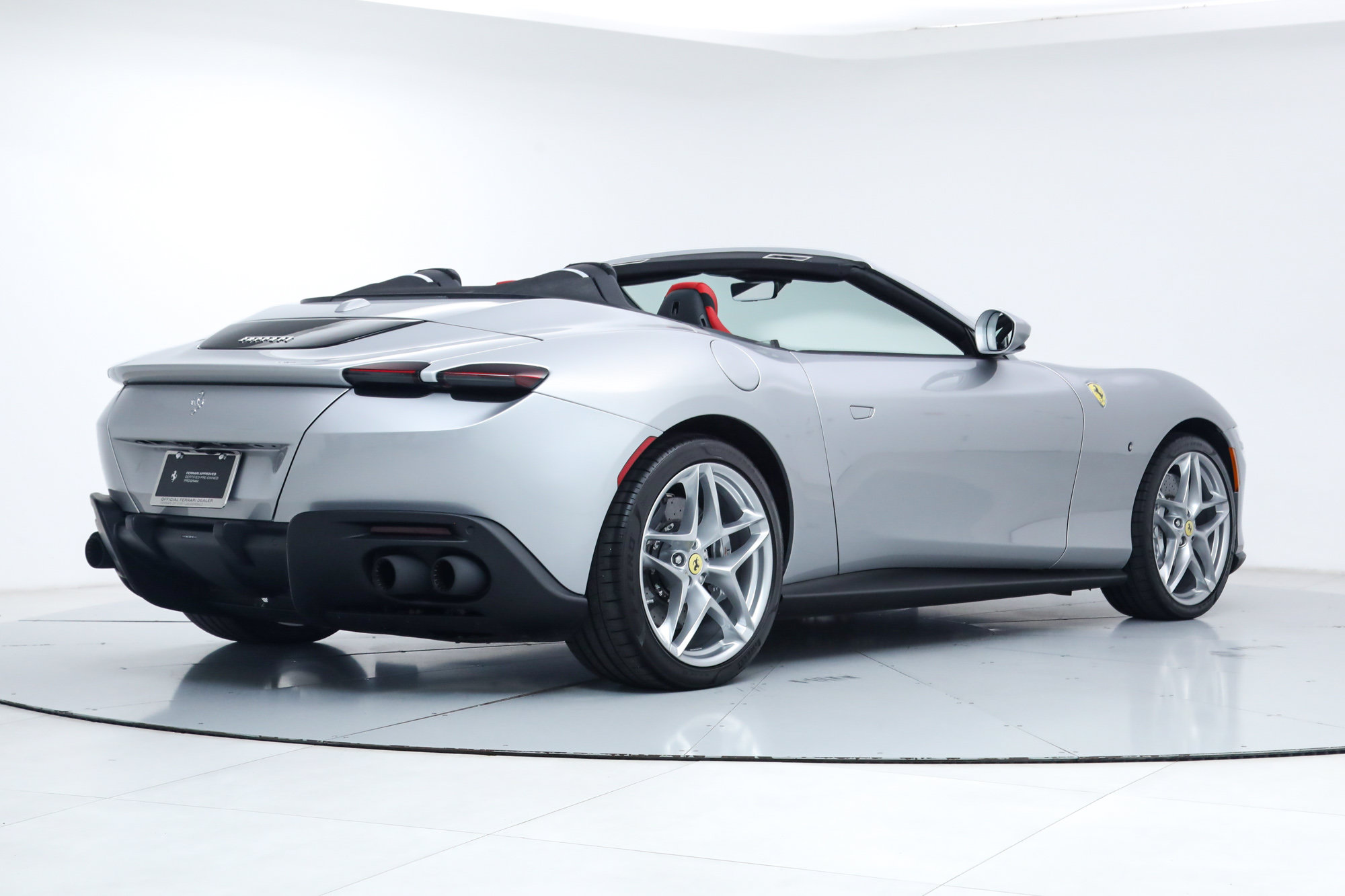 Certified 2026 Ferrari Roma Spider RWD image 3