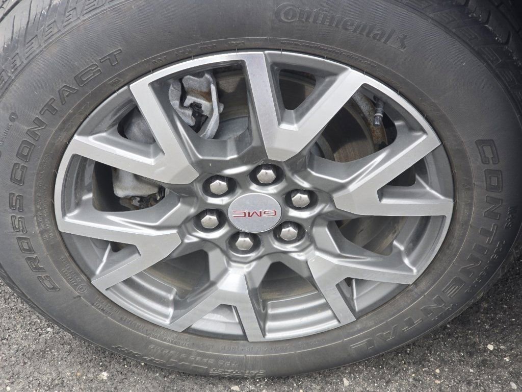 Used 2023 GMC Acadia SLE w/ Driver Convenience Package image 29