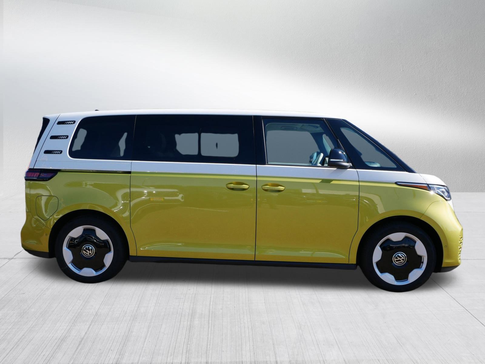 New 2025 Volkswagen ID. Buzz Pro S Plus video 2