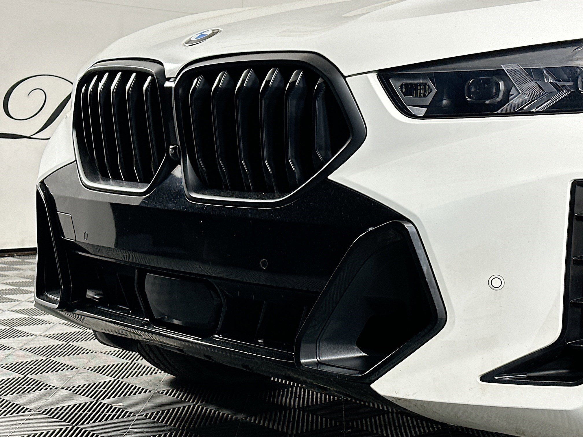 Used 2024 BMW X6 xDrive40i w/ Executive Package AWD/4WD image 34