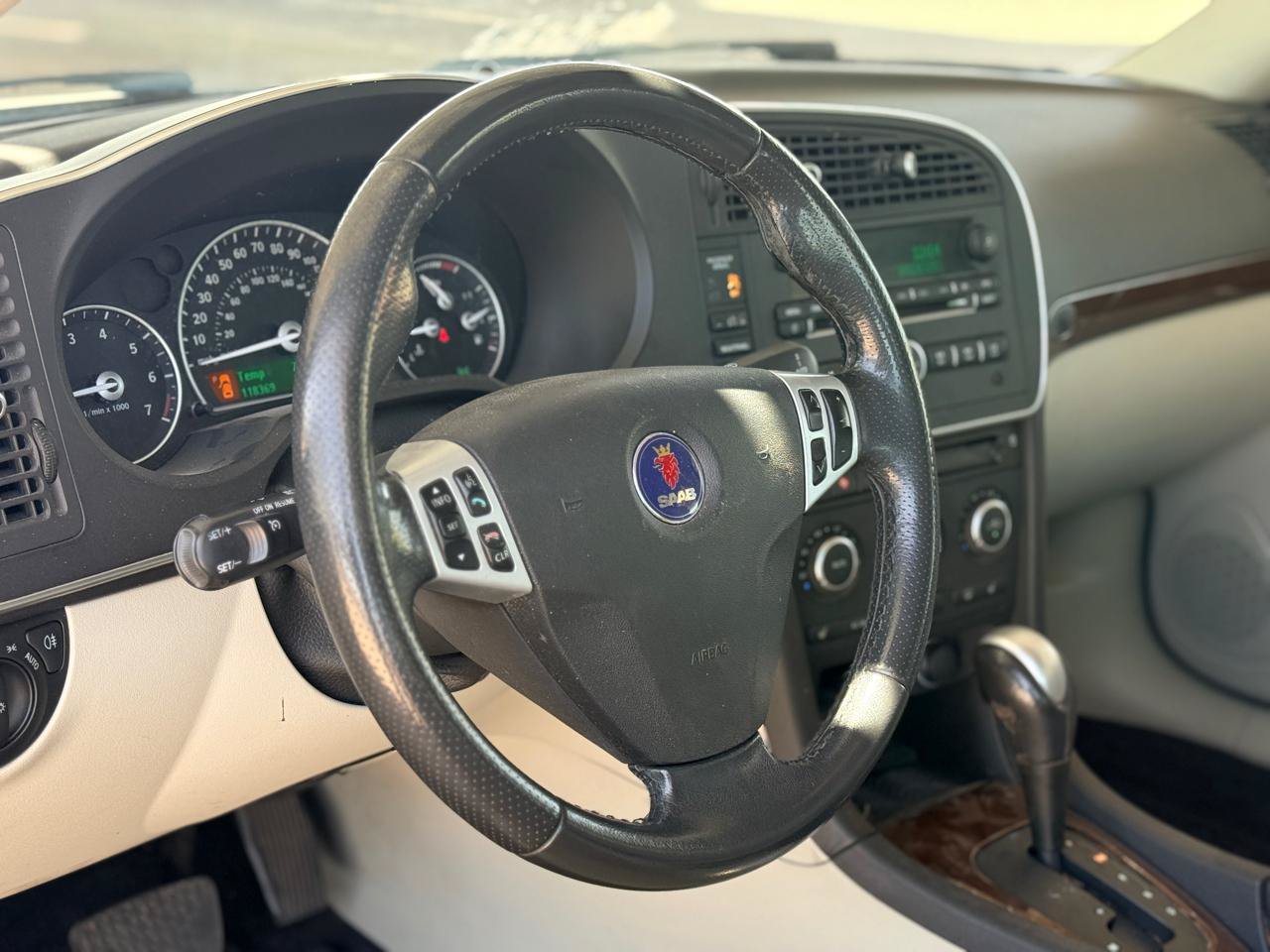 Used 2009 Saab 9-3 2.0T w/ Cold Weather Package FWD image 14