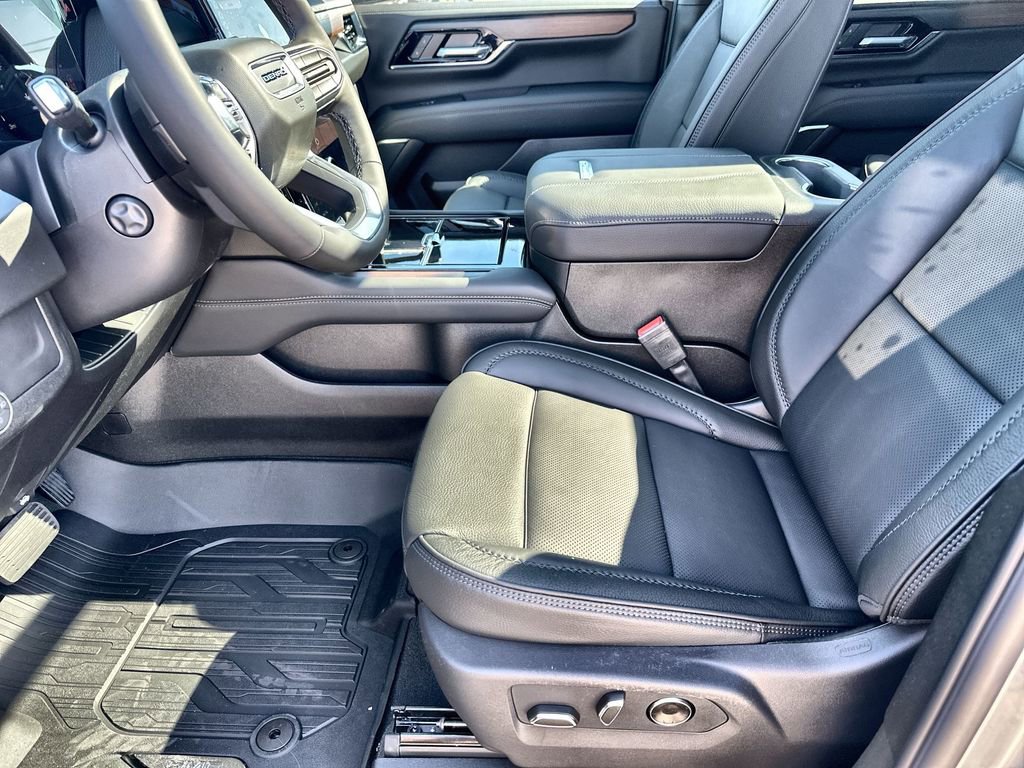 New 2026 GMC Yukon Denali w/ Sun & Power Step Package image 24