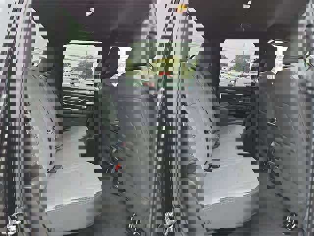 Used 2024 RAM 2500 Big Horn w/ Bed Utility Group image 31