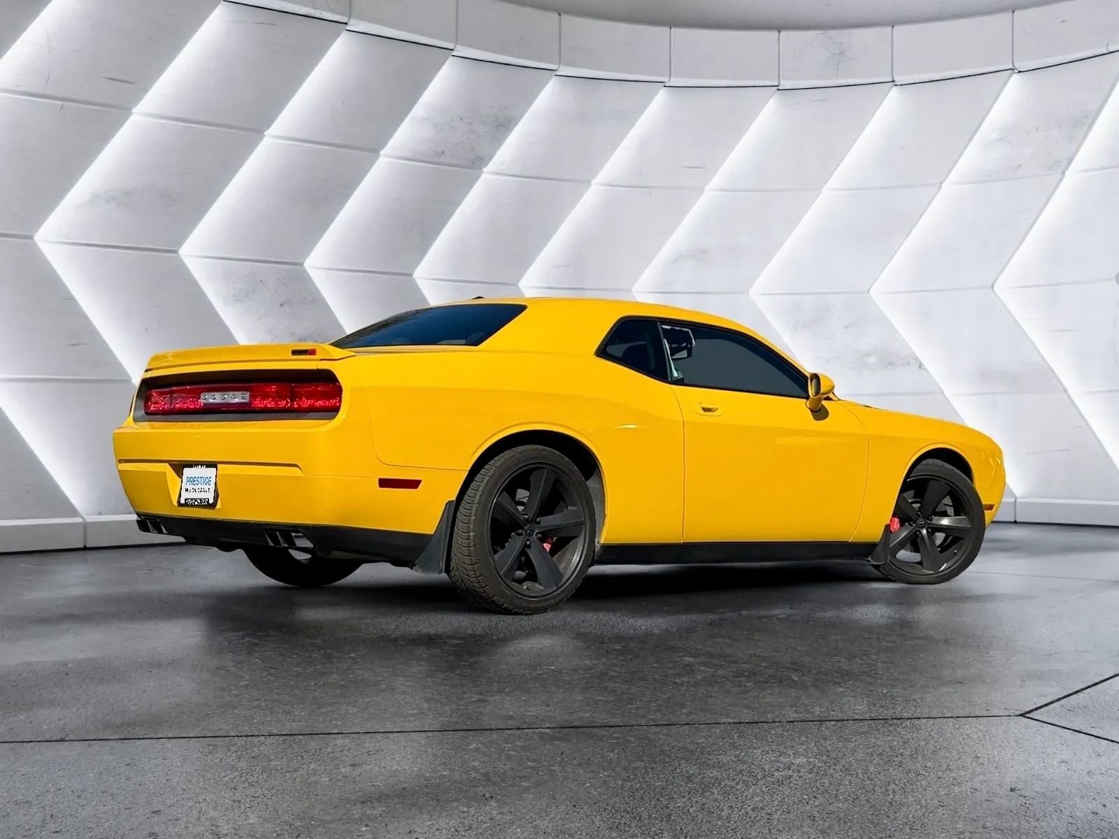 Used 2010 Dodge Challenger SRT8 w/ Special Edition Group image 8