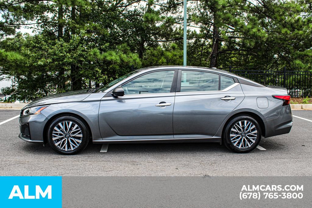 Used 2024 Nissan Altima 2.5 SV FWD image 6