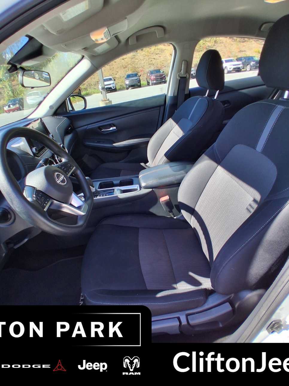 Used 2024 Nissan Sentra SV FWD image 10