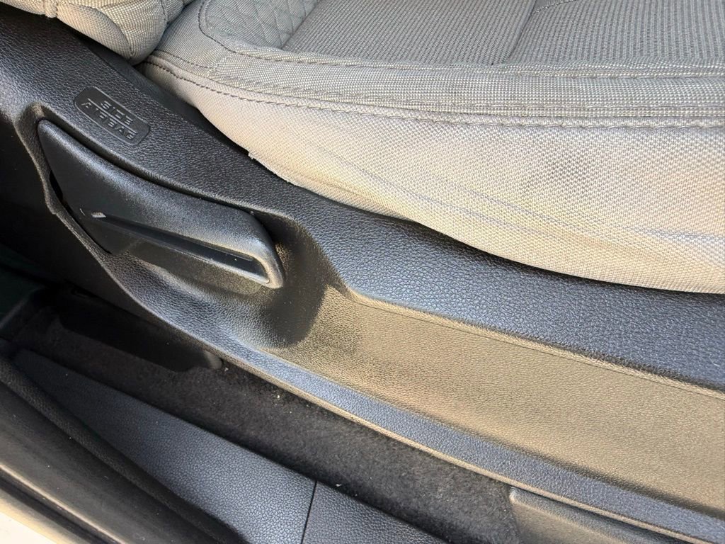Used 2023 Honda Pilot LX image 45