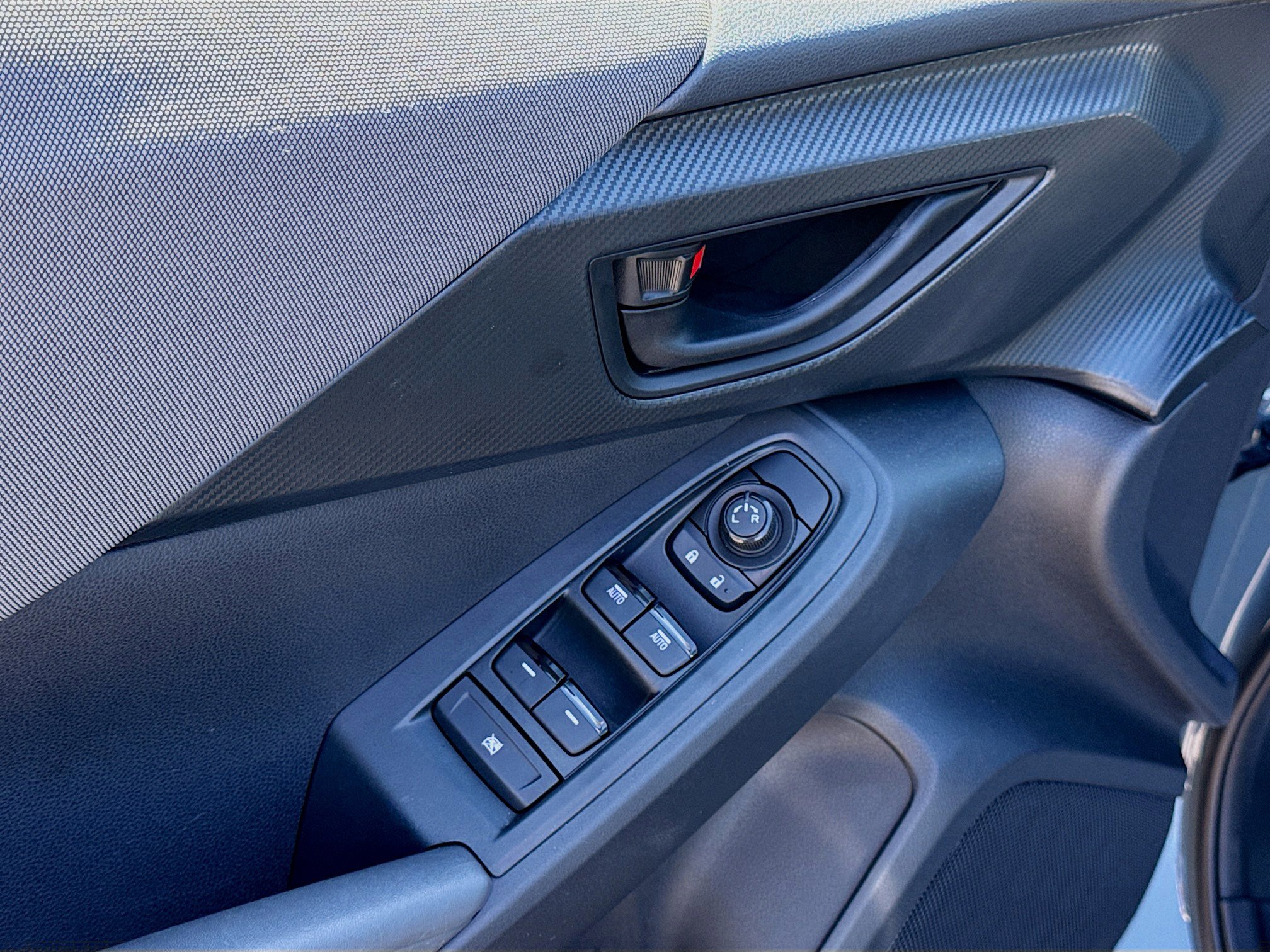 Certified 2025 Subaru Crosstrek 2.0i image 21