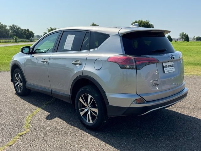 Used 2018 Toyota RAV4 XLE FWD image 4