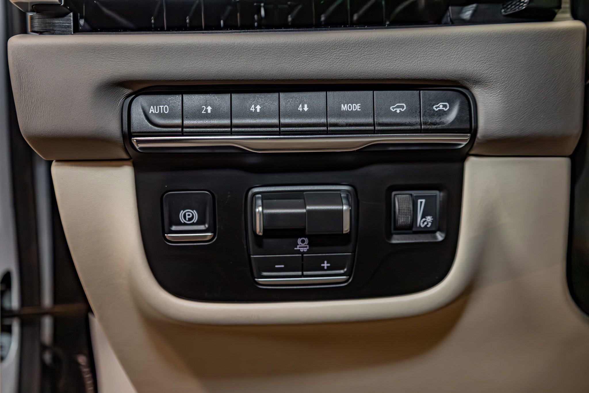 Used 2026 Cadillac Escalade ESV Platinum Sport w/ LPO, Floor Liner Package image 17