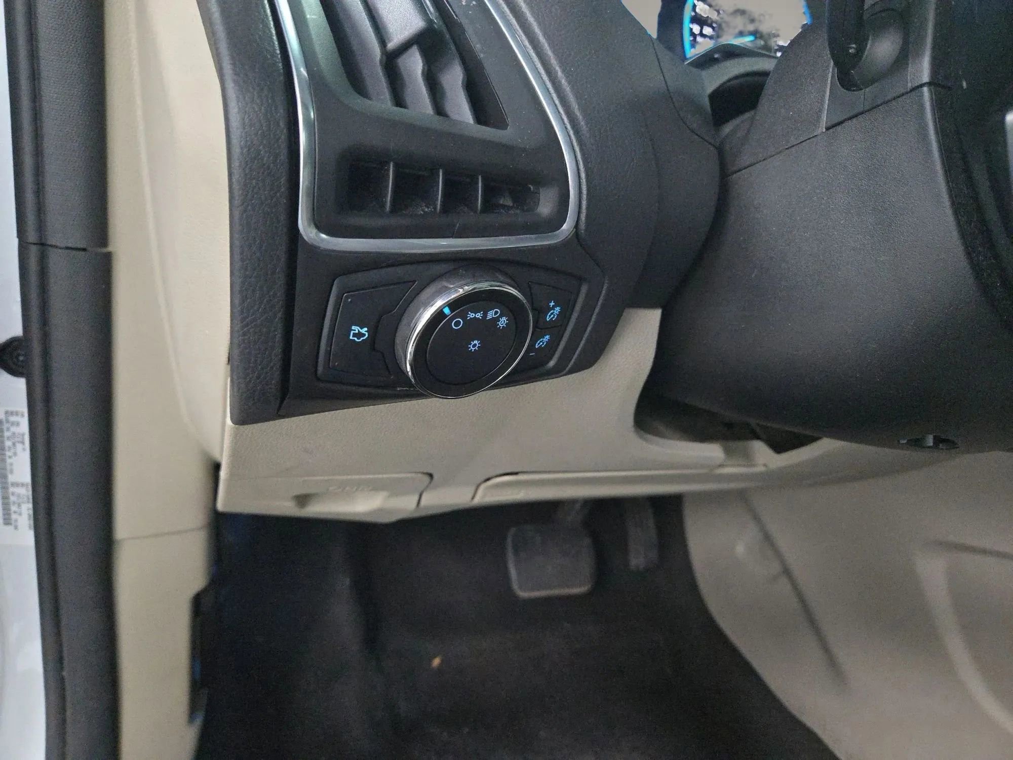 Used 2014 Ford Focus Electric Hatchback image 19