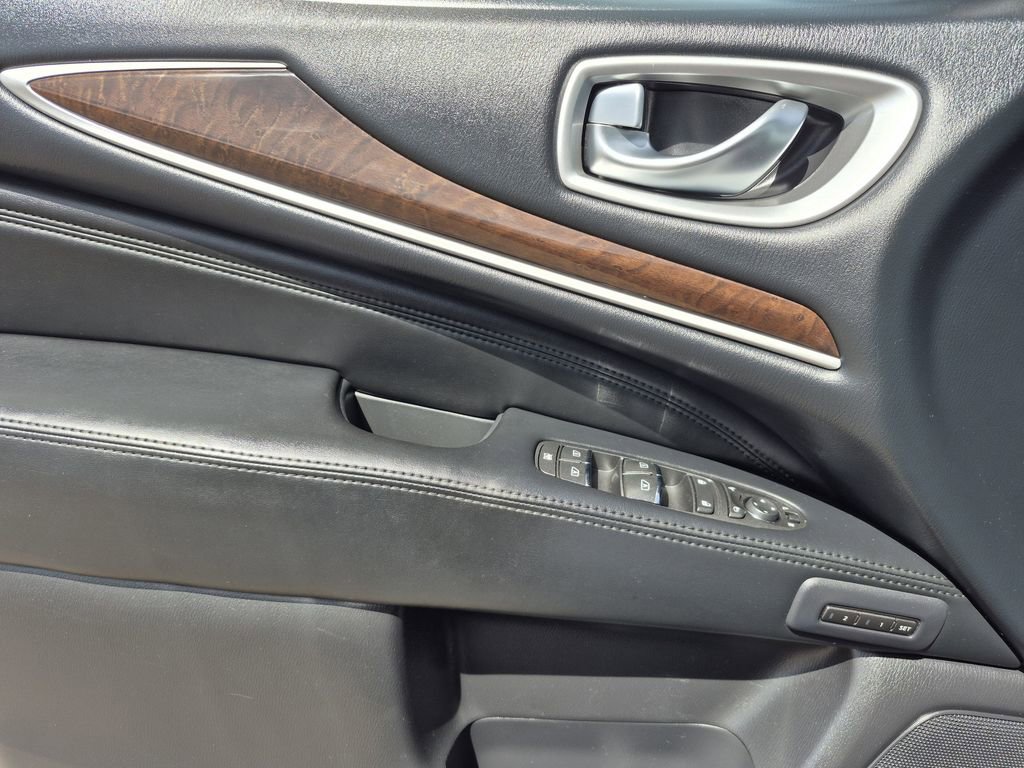 Used 2013 INFINITI JX35 AWD w/ Premium Pkg image 7