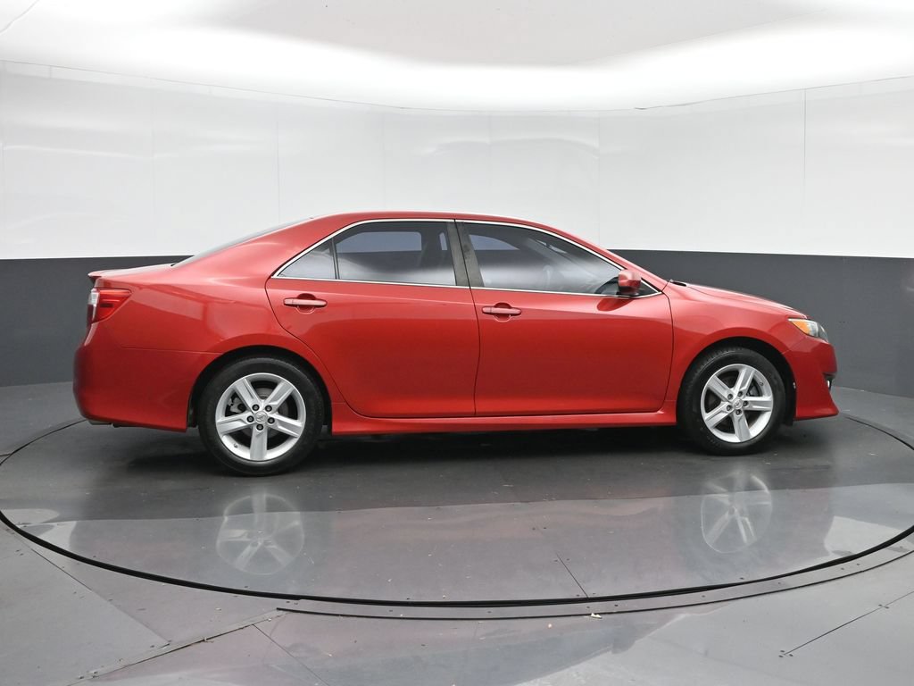 Used 2012 Toyota Camry SE FWD image 8