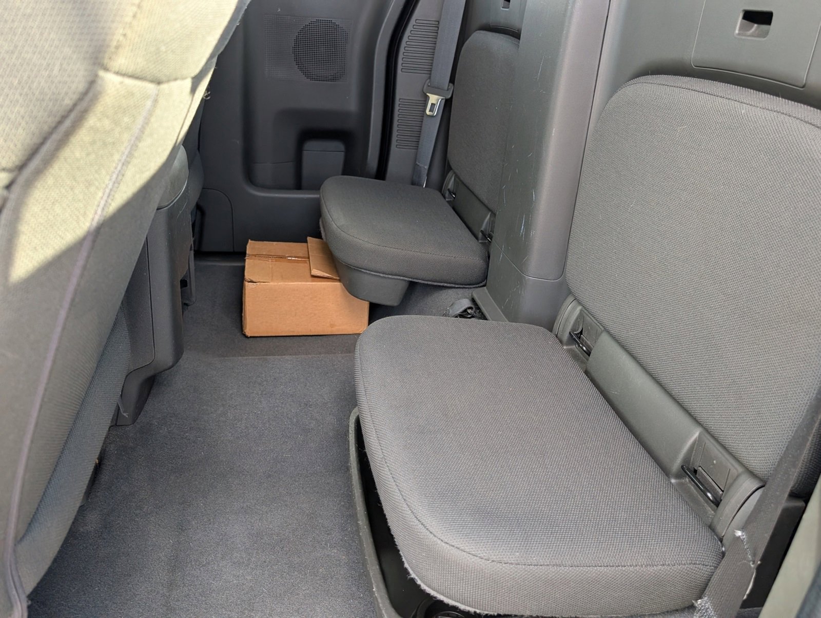 Used 2020 Nissan Frontier SV image 12