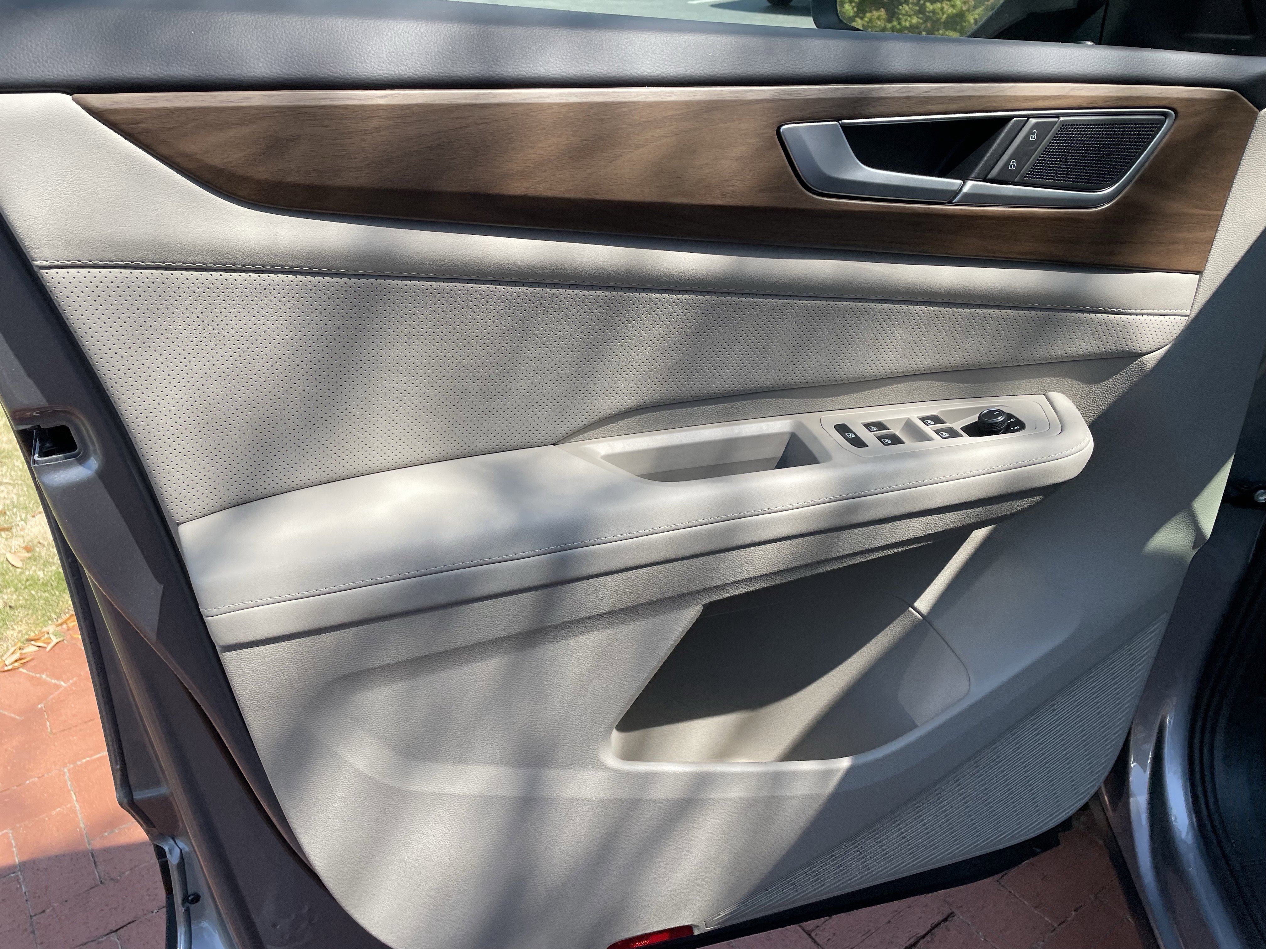 New 2026 Volkswagen Atlas SE image 13