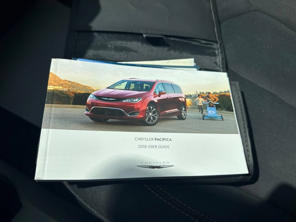 Used 2018 Chrysler Pacifica L FWD image 22