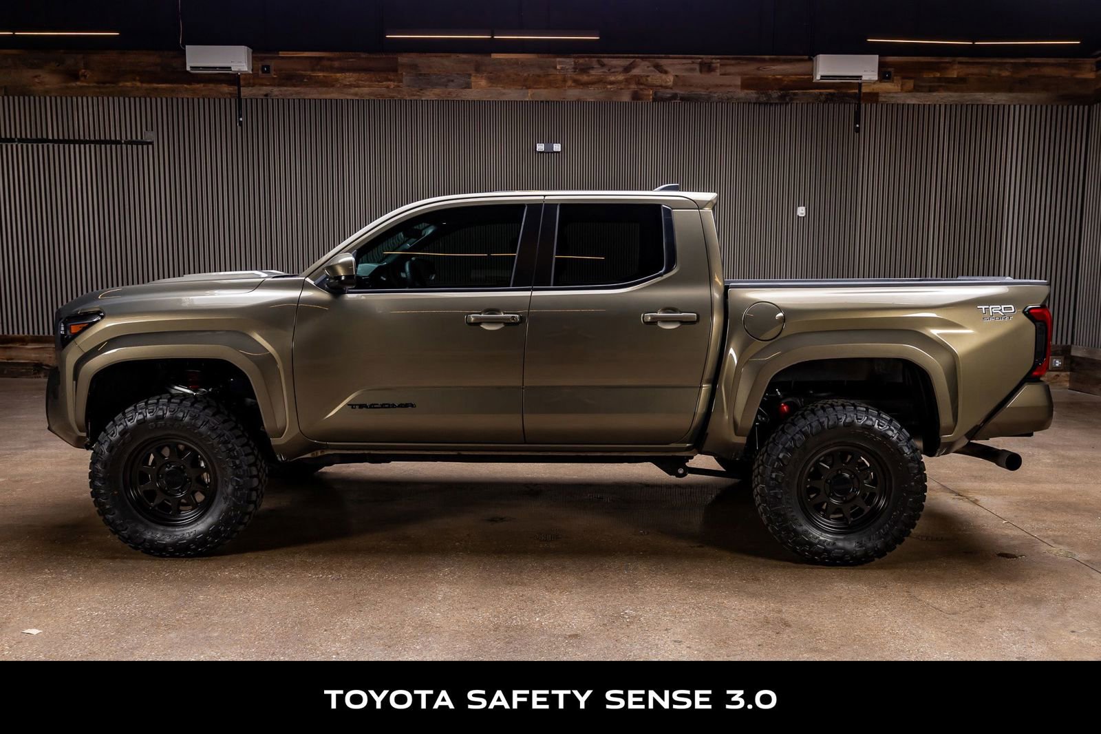 Used 2025 Toyota Tacoma TRD Sport AWD/4WD image 6