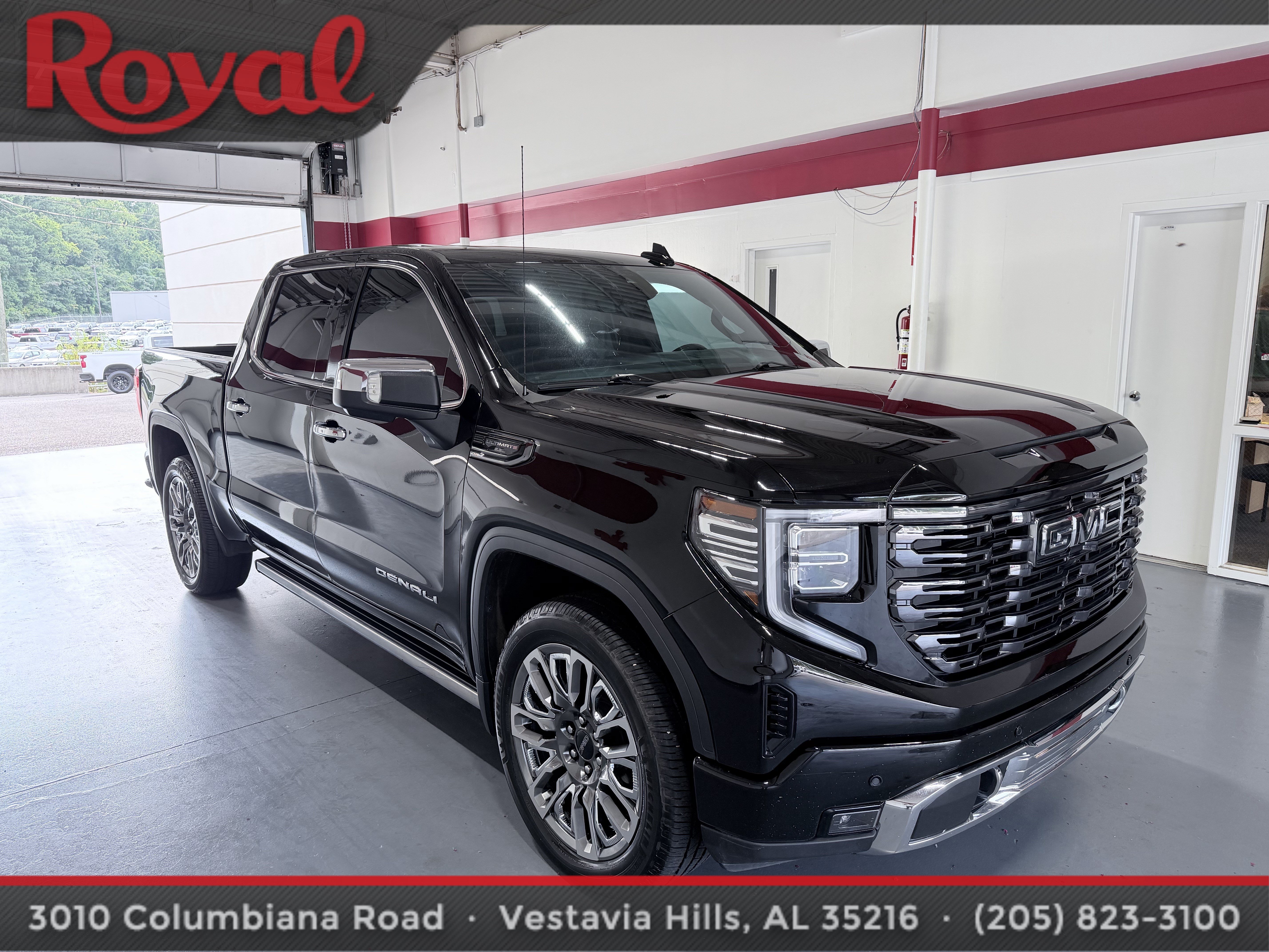 Used 2025 GMC Sierra 1500 Denali Ultimate AWD/4WD image 3
