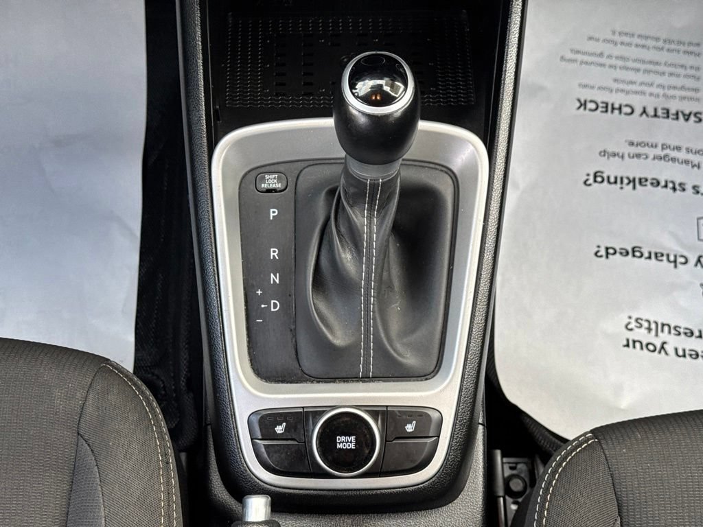 Used 2026 Hyundai Venue SEL FWD image 24
