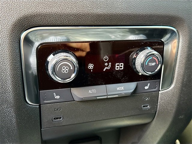 New 2025 Chevrolet Suburban Premier w/ Sun And Tow Package image 31