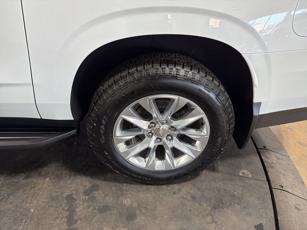 Used 2021 Chevrolet Suburban Premier w/ Premium Package AWD/4WD image 37