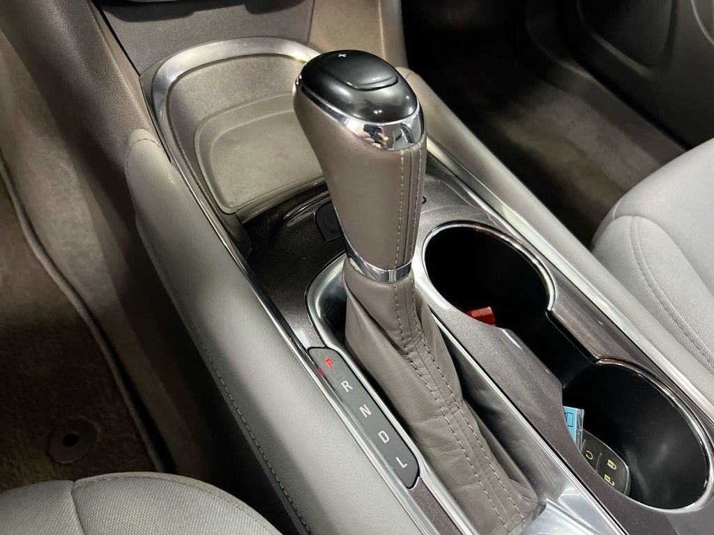 Used 2016 Chevrolet Malibu LT FWD image 17