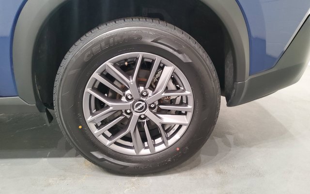 Used 2023 Nissan Rogue S image 40