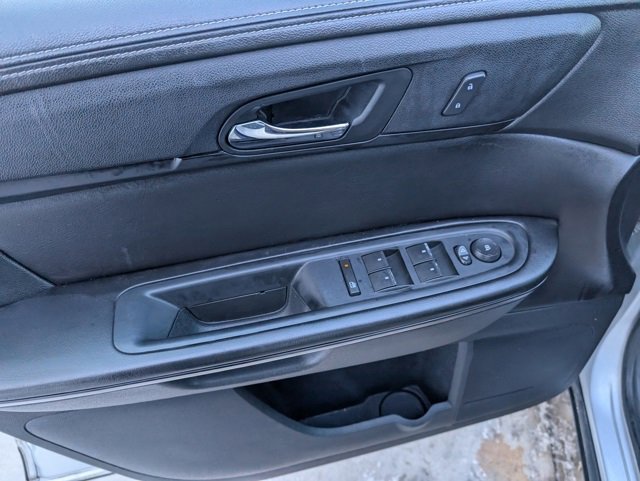 Used 2015 Chevrolet Traverse LT w/ Style and Technology Package image 8