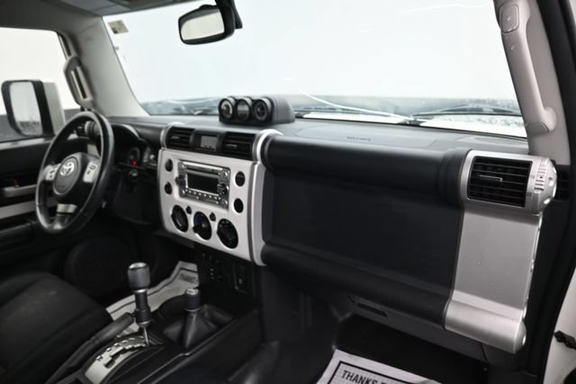 Used 2014 Toyota FJ Cruiser 4WD w/ Upgrade Package image 9