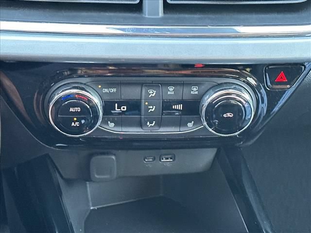 Used 2025 Chevrolet Trax LT w/ Driver Confidence Package FWD image 28