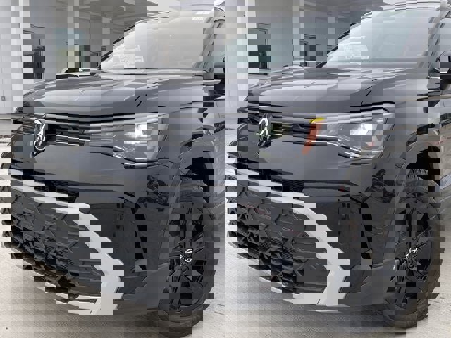 New 2025 Volkswagen Taos SE image 2