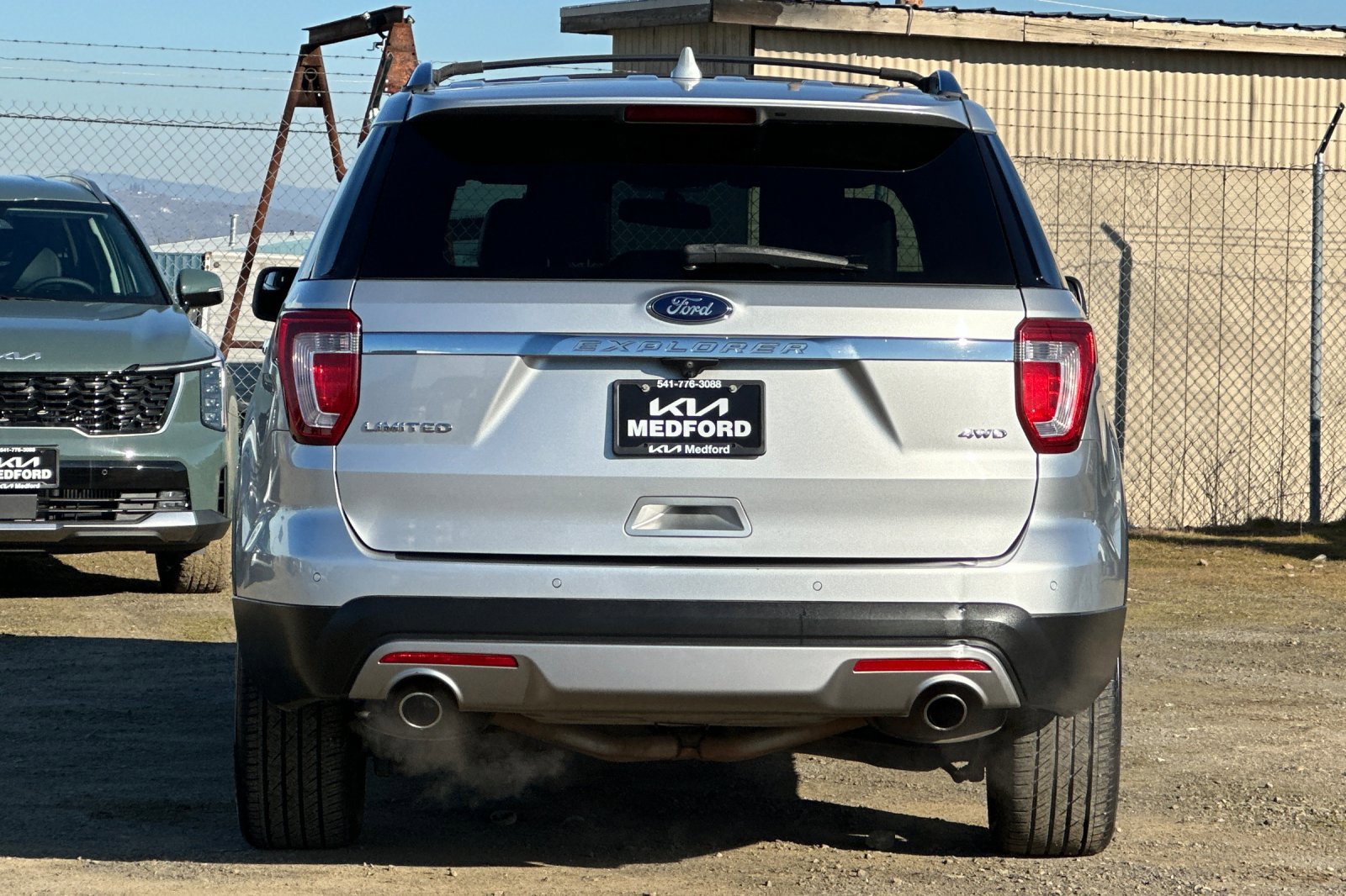 Used 2017 Ford Explorer Limited image 5