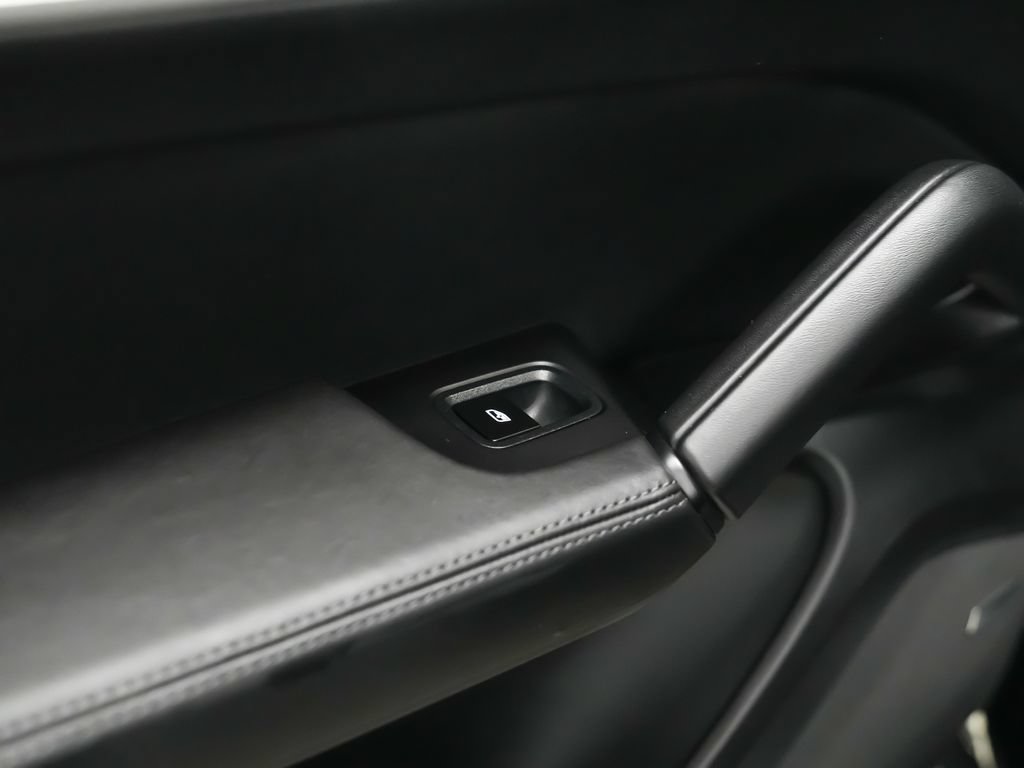 Certified 2024 Porsche Cayenne AWD/4WD image 16