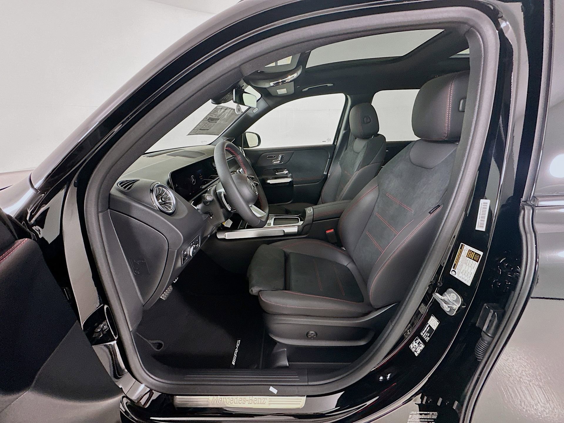 New 2026 Mercedes-Benz GLB 250 4MATIC image 22