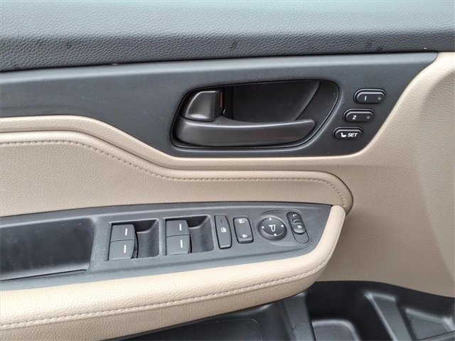 Used 2023 Honda Odyssey EX-L image 11