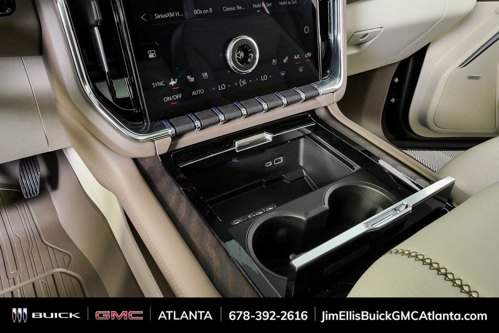 New 2026 GMC Yukon Denali w/ Denali Reserve Package AWD/4WD image 18