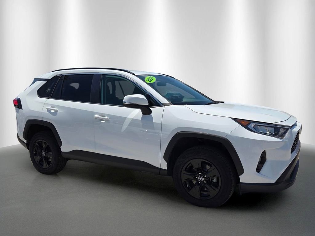 Used 2021 Toyota RAV4 XLE FWD image 2