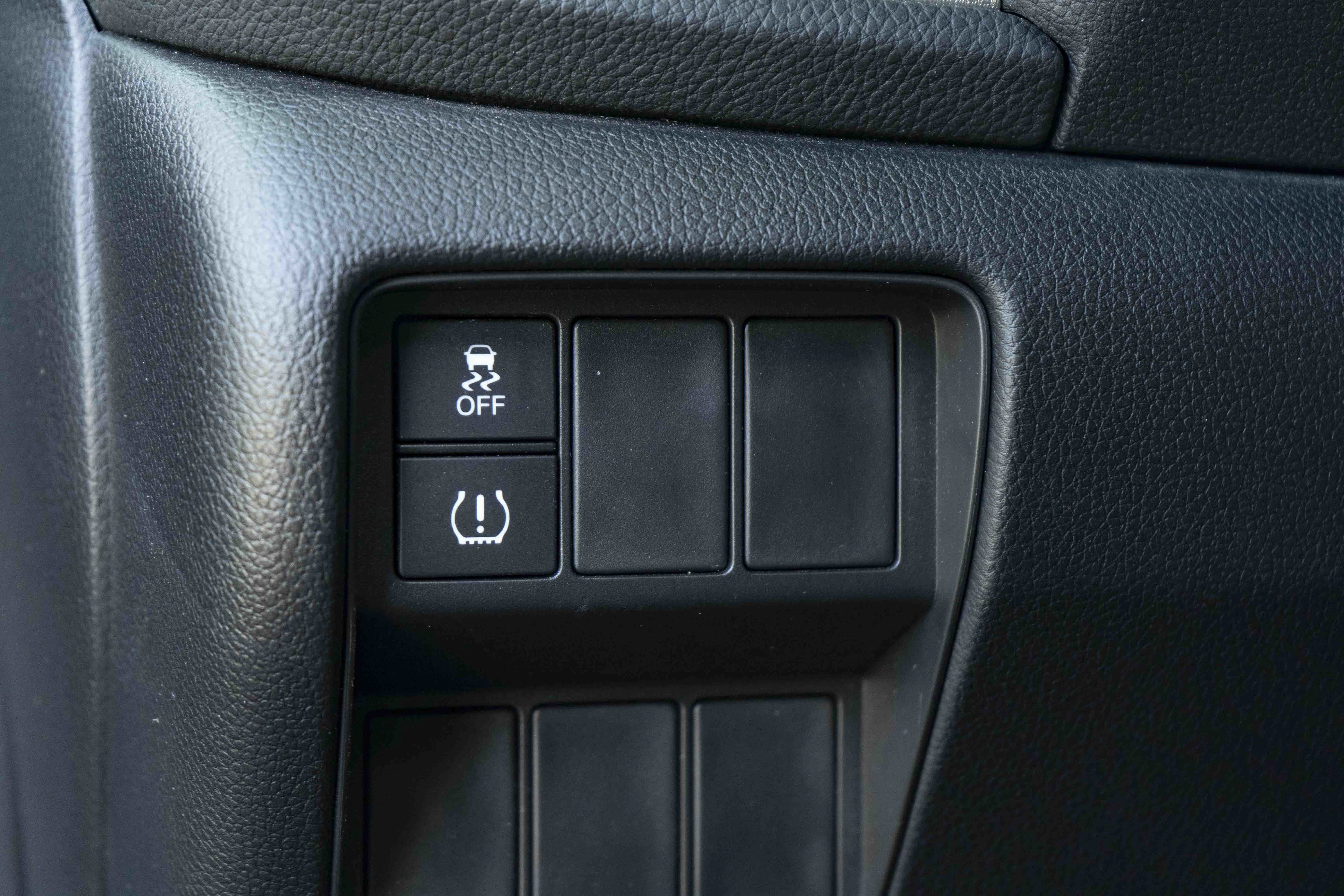 Used 2017 Honda CR-V LX image 36