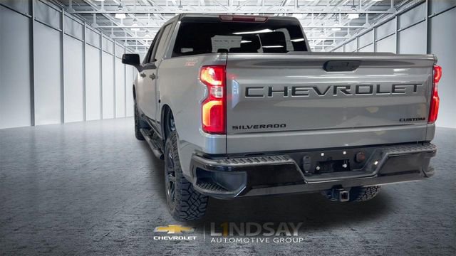 Used 2022 Chevrolet Silverado 1500 Custom Trail Boss w/ LPO, Dark Essentials Package AWD/4WD image 8