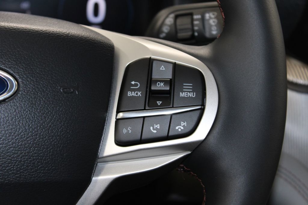 New 2026 Ford Explorer Active RWD image 38