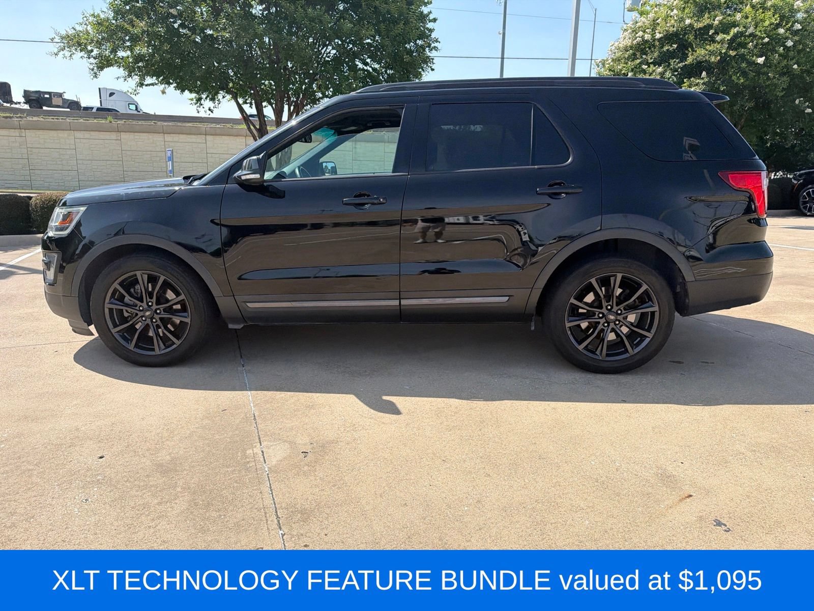 Used 2017 Ford Explorer XLT w/ Equipment Group 202A FWD image 7