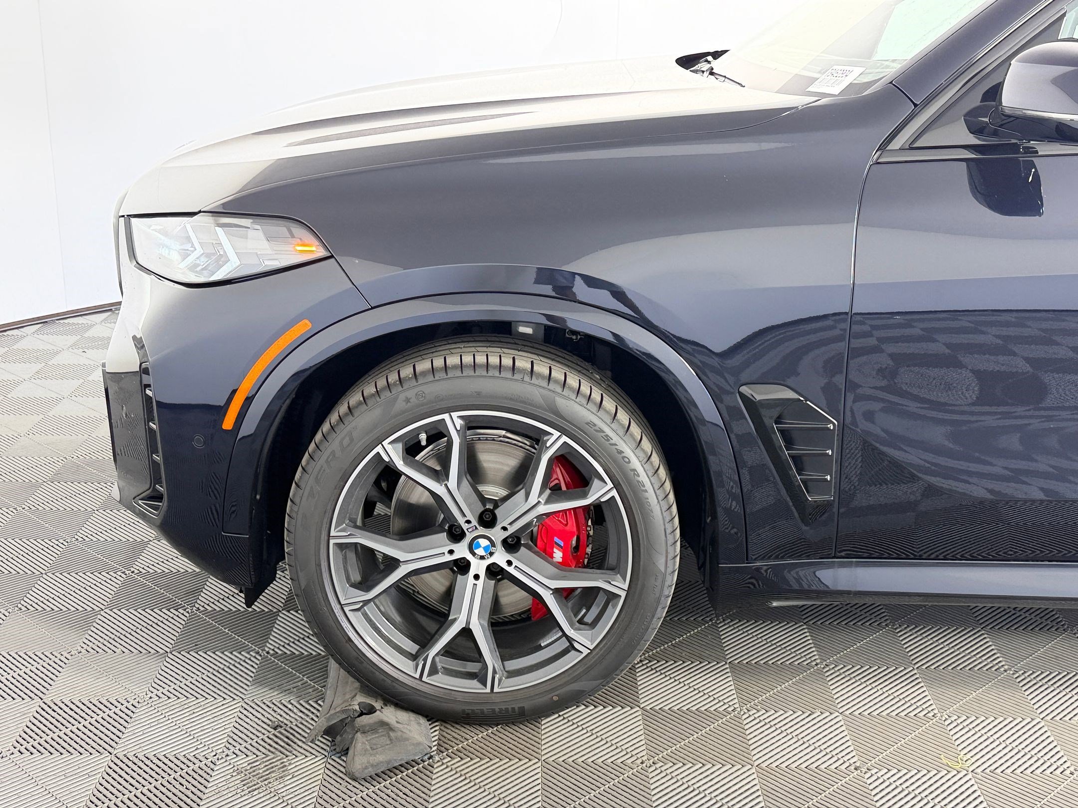 New 2026 BMW X5 xDrive40i w/ M Sport Package AWD/4WD image 11