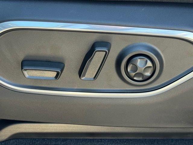 New 2026 Jeep Grand Wagoneer L Limited AWD/4WD image 13