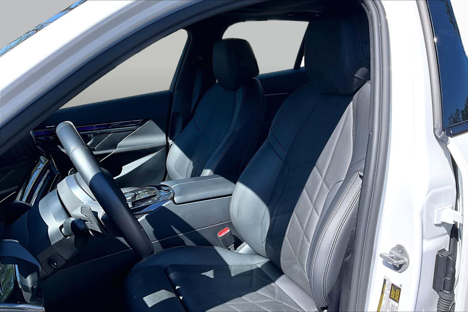 Certified 2026 BMW 540i xDrive AWD/4WD image 8