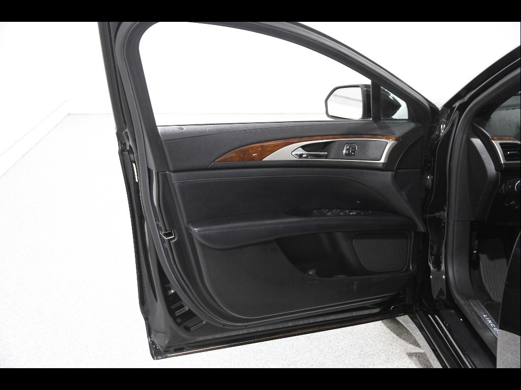 Used 2017 Lincoln MKZ Reserve w/ Climate Package AWD/4WD image 5