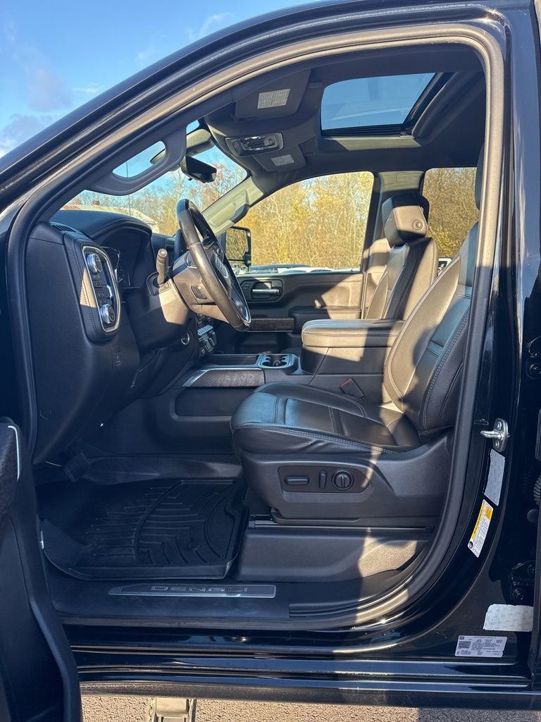 Used 2023 GMC Sierra 3500 Denali w/ Denali Ultimate Package image 6